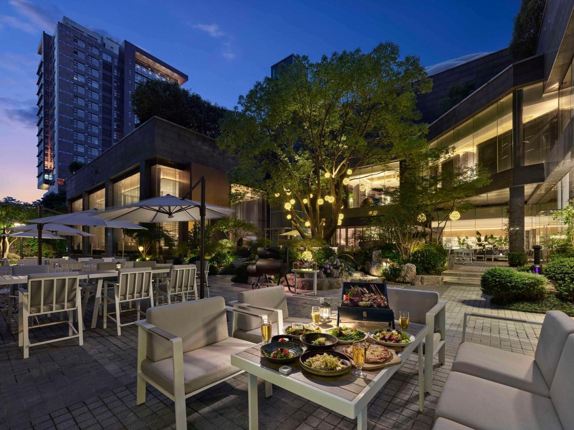 上海虹桥祥源希尔顿酒店 5* 上海